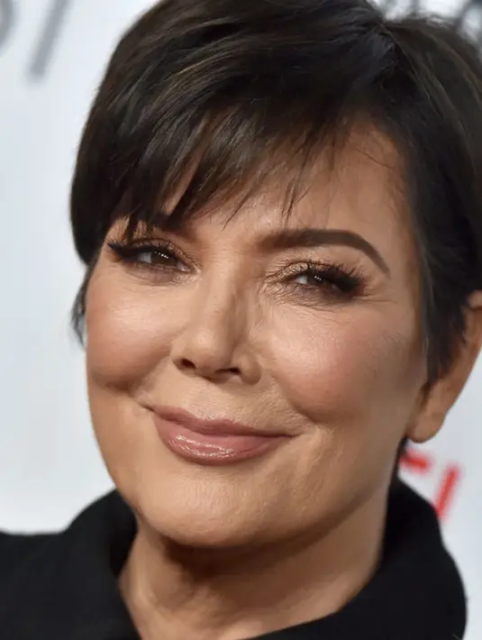 "Namun aku sering mengatakan, itu adlaah hal yang tak perlu kulakukan lagi berdasarkan masa laluku," lanjutnya. (W Magazine)