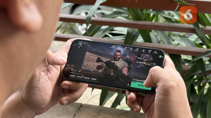 Bermain game berat menggunakan Realme 16 Pro. Liputan6.com/Iskandar