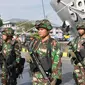 Citizen6, Tanjung Priok: Kasdam Jaya Brigjen TNI Edi Susanto memberikan ucapan selamat berlatih kepada prajurit Yonif Mekanis-201/Jaya Yudha usai apel pelepasan bertempat di dermaga Mako Kolinlamil Tanjung Priok, Jakarta Utara. (Pengirim: Dispenkolinlamil