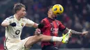 Gol-gol AC Milan dicetak Yacine Adli, Olivier Giroud, dan Theo Hernandez. Sementara gol AS Roma dihasilkan Leandro Paredes. (AP Photo/Luca Bruno)