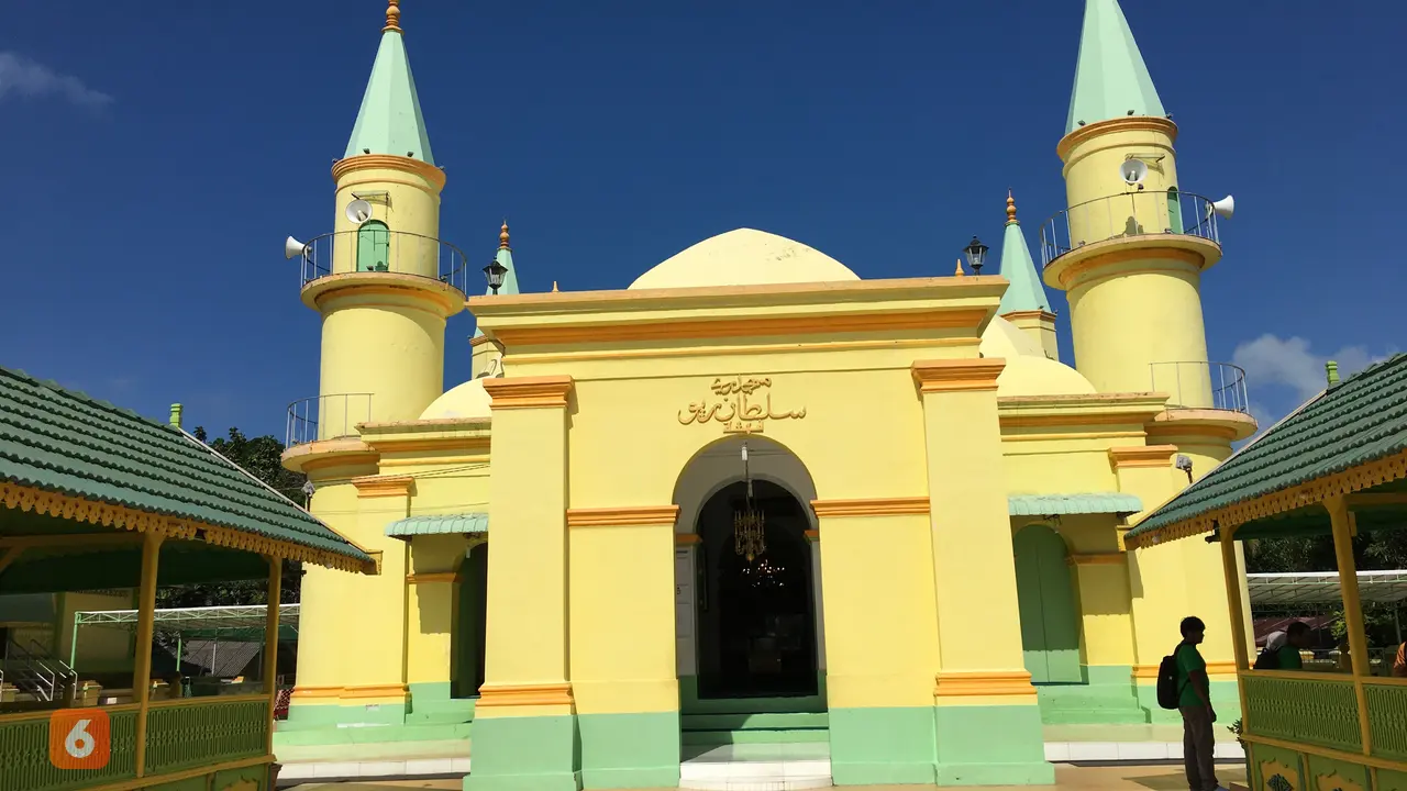Masjid Raya Sultan Riau Pulau Penyengat