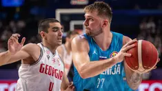 Jerman tampil sebagai kampiun dalam ajang Piala Dunia FIBA 2023 setelah mengalahkan Serbia di laga final. Namun tak ada nama dari kedua tim yang masuk dalam daftar 5 besar pemain dengan rataan poin tertinggi selama berlangsungnya Piala Dunia FIBA 2023. Siapa saja kelima pemain tersebut? Simak uraiannya berikut ini. (AFP/Yuichi Yamazaki)