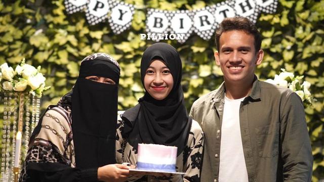 6 Potret Ultah Adiba Khanza ke-22 Tahun, Kehadiran Egy Maulana Curi Perhatian