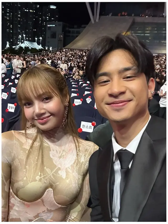 6 Potret Pemeran Film Pangku Karya Reza Rahadian di BIFF 2025, Ajak Selfie Lisa BLACKPINK