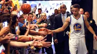 Stephen Curry menjadi bintang kemenangan Golden State Warriors dengan sumbangan 51 poin saat mengalahkan Orlando Magic 130-114.