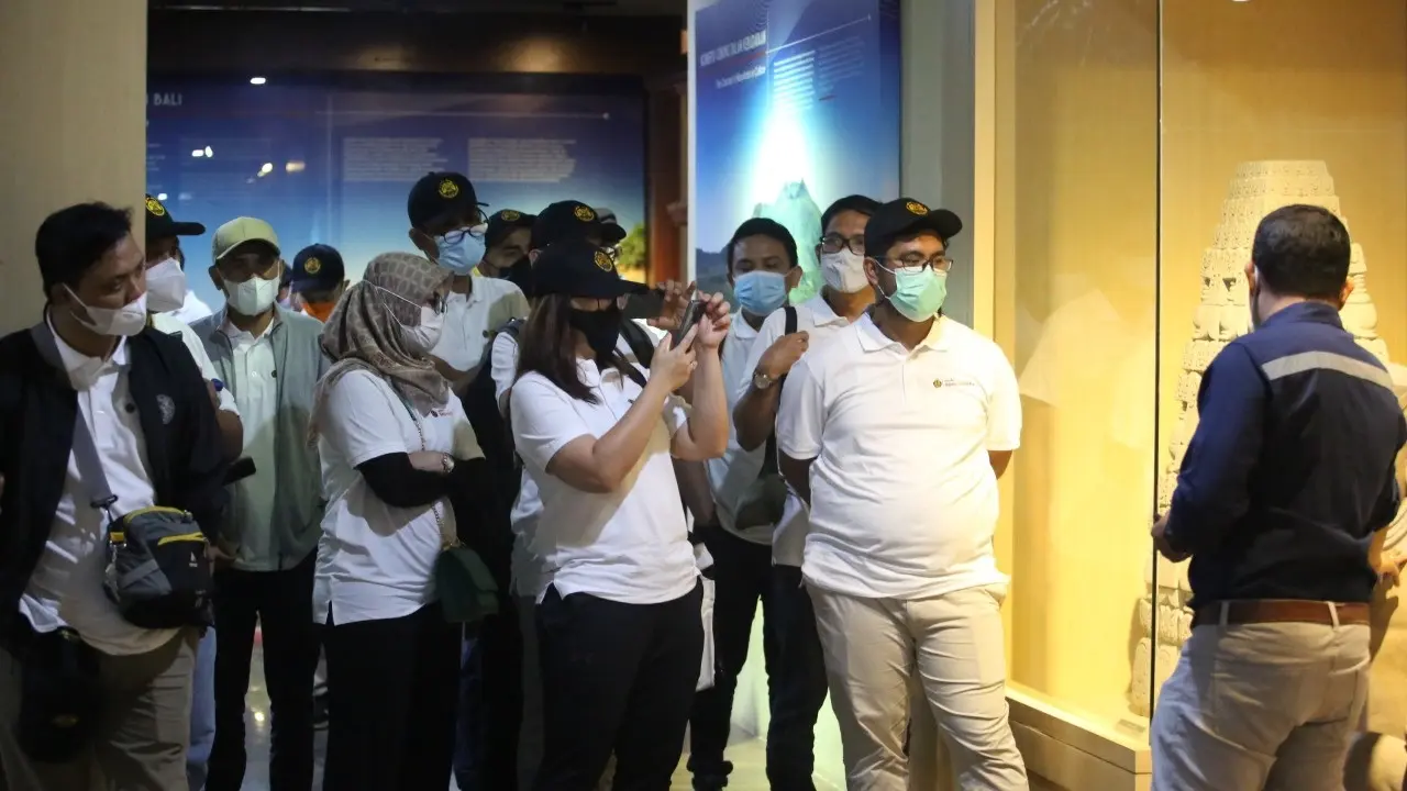 Puluhan peserta Forum HRD perusahaan pertambangan diajak mengunjungi Museum Gunung Api Batur di Kintamani, Bangli, Bali.