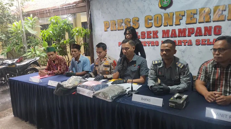 Polisi akhirnya berhasil menangkap otak dari pelaku kasus pembunuhan berencana terhadap korban seorang pelajar inisial FY (20) di kawasan Kemang, Mampang Prapatan, Jakarta Selatan