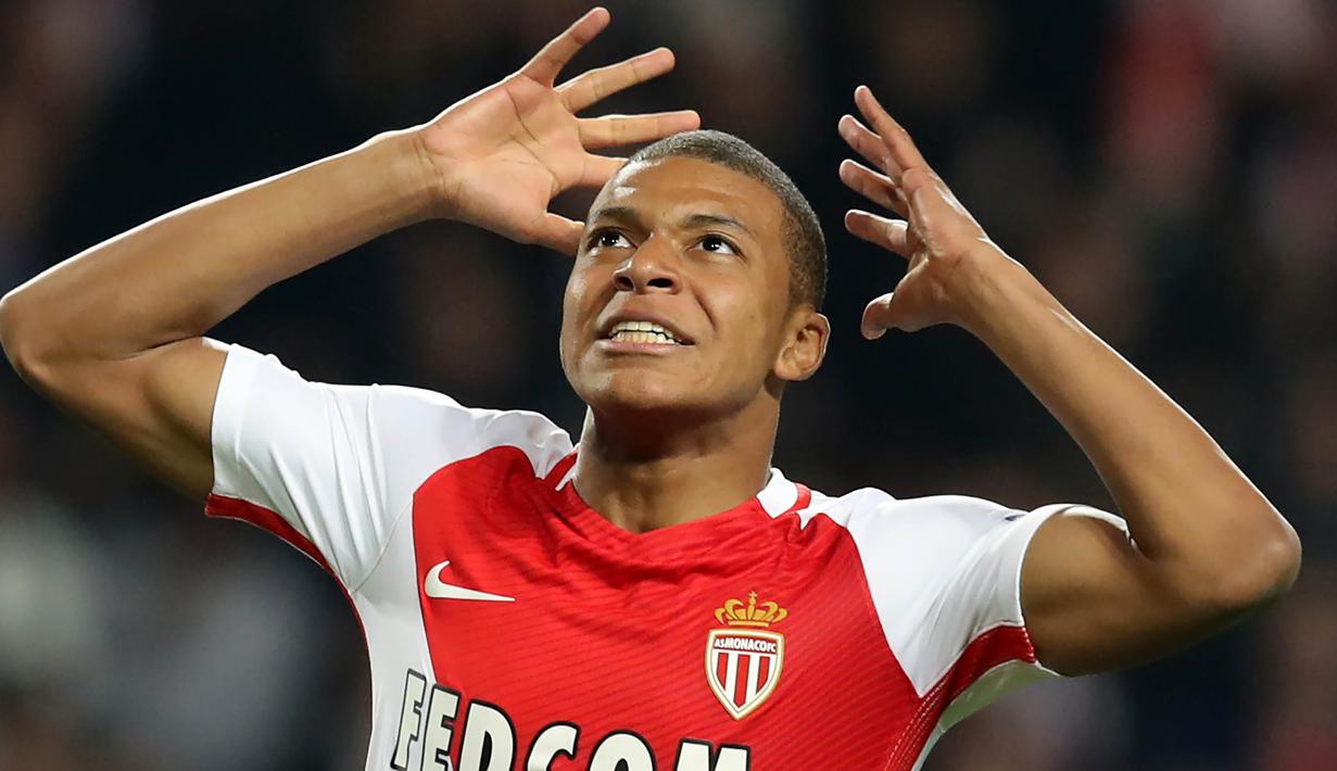 2. Kylian Mbappe (AS Monaco) - Menarik jika buruan utama dari Real Madrid ini memutuskan untuk bertahan di Ligue 1. Persaingannya dengan Neymar untuk membawa masing-masing klub juara akan menjadi kisah yang layak dinantikan. (AFP/Valery Hache)