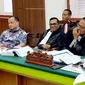 KPK turut menetapkan Helmiut Hermawan sebagai tersangka dalam kasus dugaan suap dan gratifikasi yang menjerat Wamenkum dan HAM, Edward Omar Sharif Hiariej