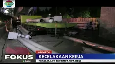 Kecelakaan kerja ini terjadi saat saat para pekerja menurunkan besi saluran air, dari sebuah truk dengan mengunakan alat berat, namun terlepas.