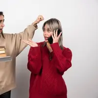 Hanya Ingin Terlihat Cerdas vs. Real Cerdas (Foto/Sumber: Freepik)