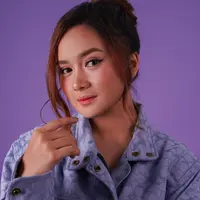 Eksplor tema baru, Chintya Gabriella bawakan lagu upbeat di single terbarunya. (Dok. Warner Music Indonesia)