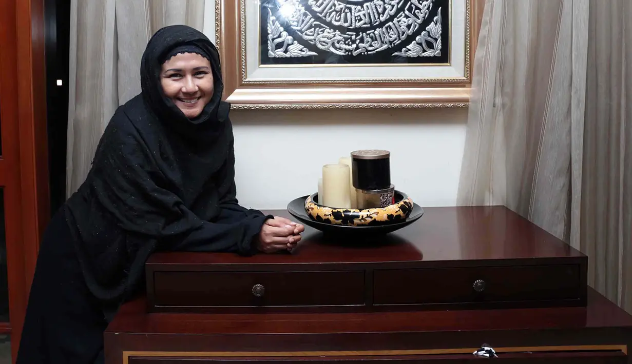 Dalam pesannya juga, tertuliskan ucapan selamat Deddy untuk Ria, disertakan doa dan perasaan bahagia. Namun di akhir tulisannya, Deddy mengatakan dirinya tak kuat lagi menggendong tubuh Ria. (Deki Prayoga/Bintang.com)