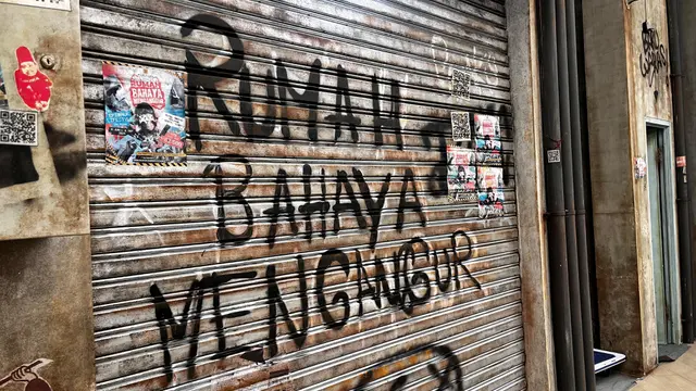 Salah satu ruangan dalam Rumah Bahaya Menganggur. (Foto: Dok. Tim Majelis Lucu Indonesia)
