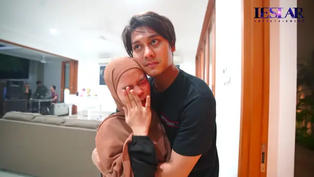 Pilu, Rizky Billar Cerita Kesulitan Cari Baju untuk Baby L Hingga Hanya Dililit Kain. (YouTube Leslar Entertainment)