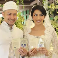 Pemeran Tyas Mirasih resmi melepas masa lajangnya. Hari ini, Sabtu (8/7/2017) Tyas resmi dipersunting kekasihnya Raiden Soedjono. Akad nikah pasangan ini berlangsung di Plataran Cilandak, Jakarta Selatan.  (Bambang E. Ros/Bintang.com)