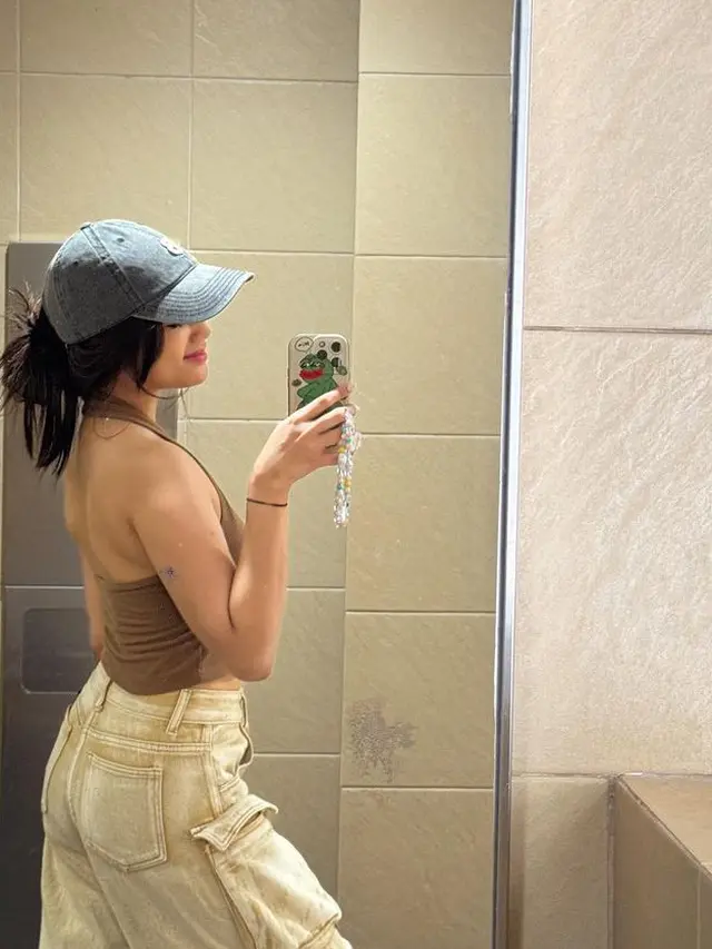 Fuji liburan di Singapura. [@fuji_an]