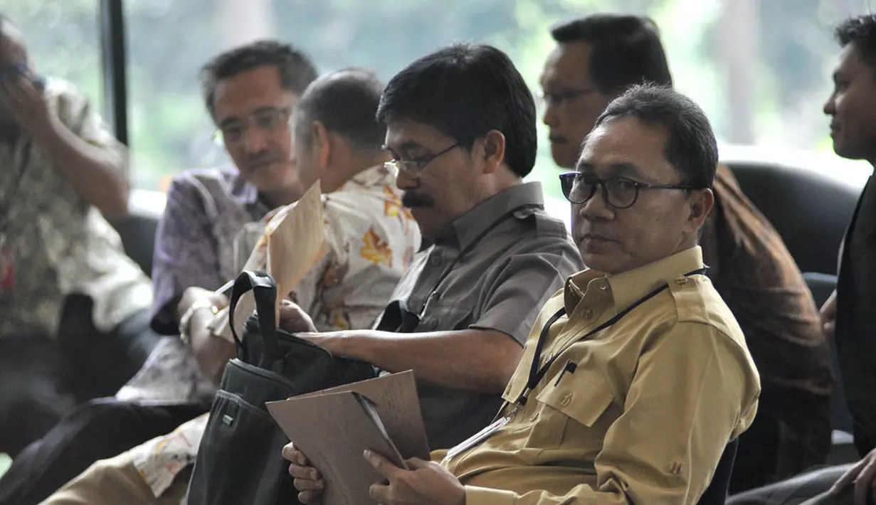 Zulkifli Hasan diperiksa dalam kapasitasnya sebagai mantan Menteri Kehutanan di periode pemeritahan kemarin, Jakarta, Selasa (11/11/2014). (Liputan6.com/Miftahul Hayat) 