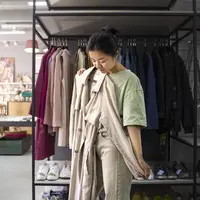 Cukup beli beberapa item saja saat thrifting. (Copyright freepik.com/author/freepik)