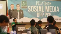Ketua Umum PKB, Muhaimin Iskandar menutup pelatihan sosial media kader PKB se-Indonesia di Aston Marina Ancol, Jakarta, Jumat (2/10/2015). Pelatihan tersebut untuk mendekatkan pemimpin dengan rakyat. (Liputan6.com/Faizal Fanani)