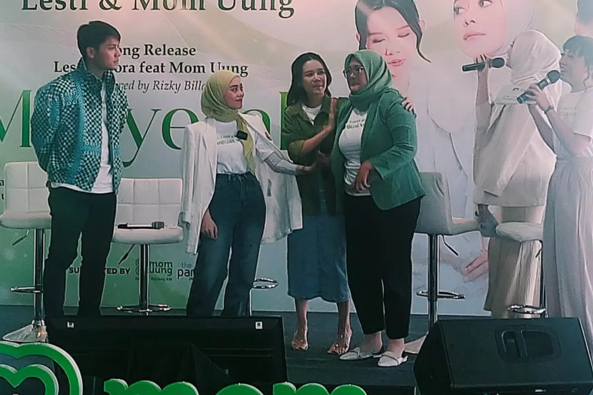 Peluncuran Lagu dan MV Terbaru Lesti Kejora, Menyerah featuring Mom Uung. (Liputan6.com/Henry)