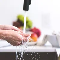 mencuci tangan untuk menghindari infeksi virus corona | pexels.com/@burst