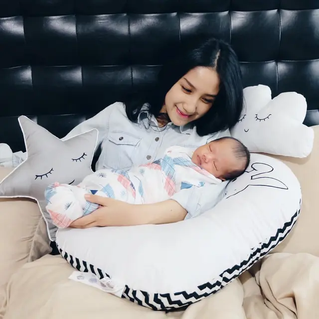Tamara Tyasmara dan Anak