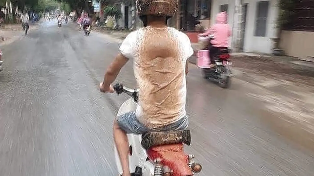 7 Potret Tingkah Kocak Pengendara Motor Ini Bikin Geleng-Geleng Kepala