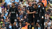 Para penggawa Tottenham merayakan gol ke gawang Man City dalam lanjutan Liga Inggris 2025/2026 di Etihad Stadium, Sabtu (23/8/2025). (Darren Staples / AFP)