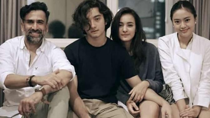 Bintangi film bersama, ini kompaknya Bryan Domani dan Mawar Eva bikin penggemar baper. (Sumber: Instagram/@ofcalwaysbd_surabaya)
