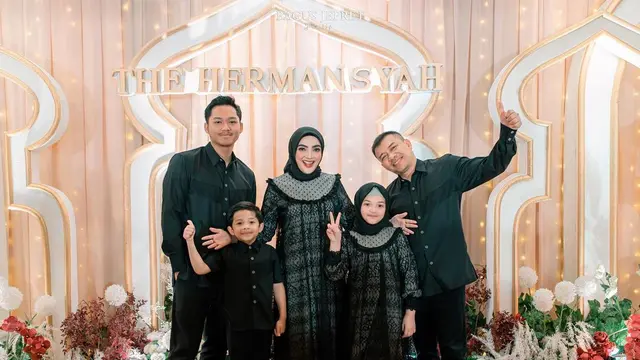7 Momen The Hermansyah Ajak Karyawan Buka Bersama, Penuh Suka Cita