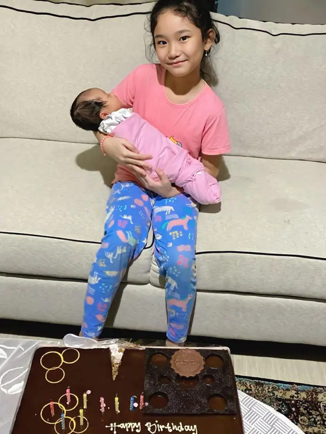 Ayu Ting Ting rayakan ultah anak ke-9 dengan sederhana