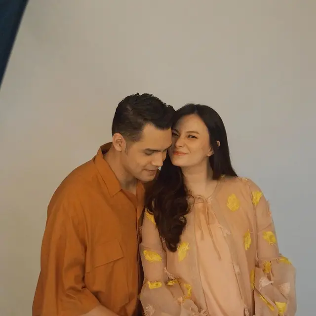Masuki Trimester Kedua Kehamilan, Ini 6 Potret Asmirandah Pamer Baby Bump