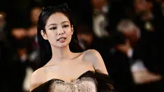 Penyanyi dan aktris Korea Selatan Jennie Kim tiba untuk pemutaran film "The Idol" pada Festival Film Cannes edisi ke-76 di Cannes, Prancis selatan, 22 Mei 2023. (Photo by LOIC VENANCE / AFP)