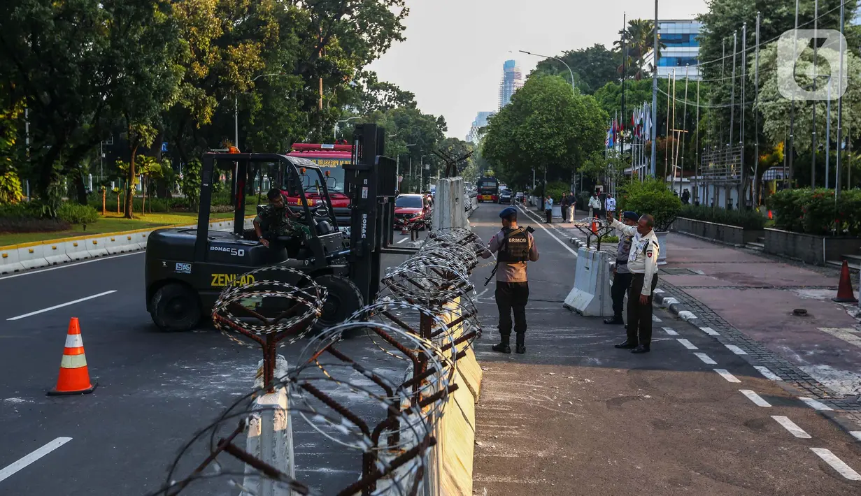 Peningkatan pengamanan ini dilakukan sebagai tindakan preventif terhadap hal-hal yang tidak diinginkan selama penanganan perkara PHPU baik Pileg maupun Pilpres. (Liputan6.com/Angga Yuniar)