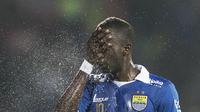 Gelandang Persib Bandung, Makan Konate. (Bola.com/Vitalis Yogi Trisna)