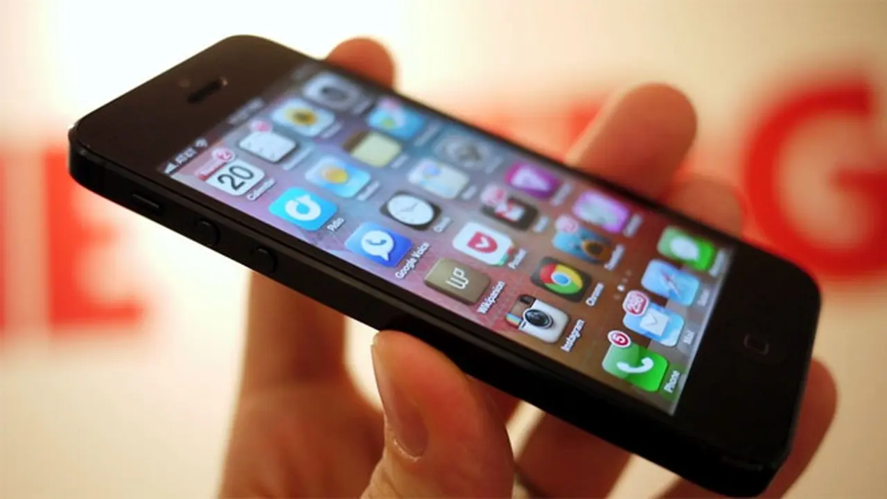 iphone5-130103-b.jpg