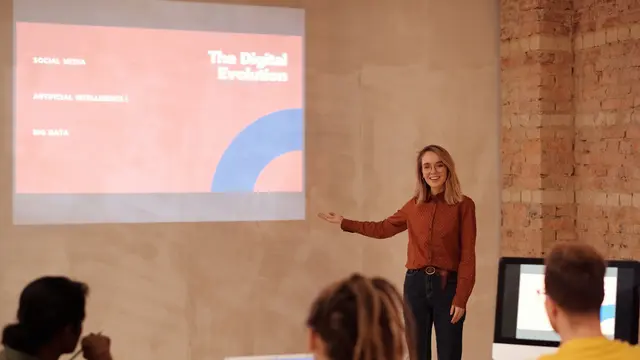 Ilustrasi presentasi, sidang skripsi