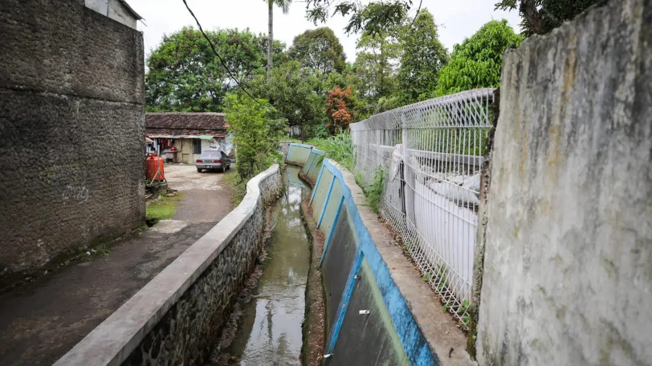infrastruktur drainase di kompleks guruminda kota bandung