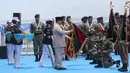 Presiden Prabowo Subianto juga memberikan tanda kehormatan Samkaryanugraha untuk satuan TNI. (Foto: Istimewa)