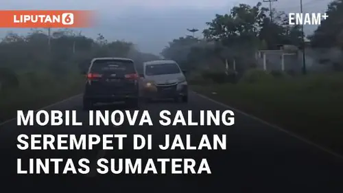 VIDEO: Detik-detik Mobil Inova Saling Serempet di Jalan Lintas Sumatera