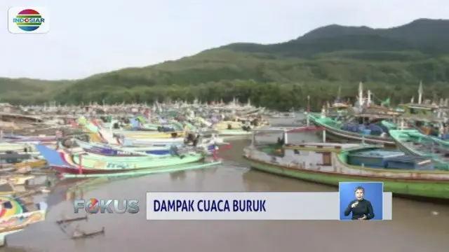 Nelayan di Jember Enggan Berlayar karena Cuaca Buruk