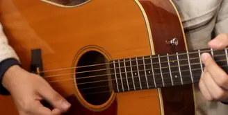 Bagi sebagian besar orang, putus cinta menjadi saat-saat berat yang membuat pria maupun wanita susah move on.  Namun tidak bagi penyanyi Calvin Jeremy yang menjadikan putus cinta sebagai motivasi untuk berkarya. (Andy Masela/Bintang.com)