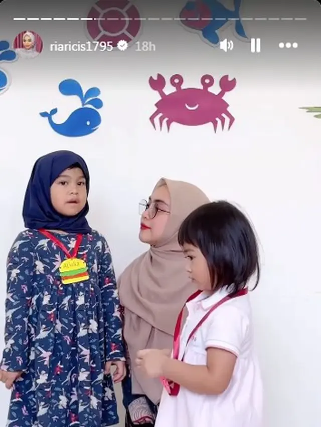 8 Potret Ria Ricis Dirikan Sekolah untuk Anak Usia Dini, Ikut Mengajar ...