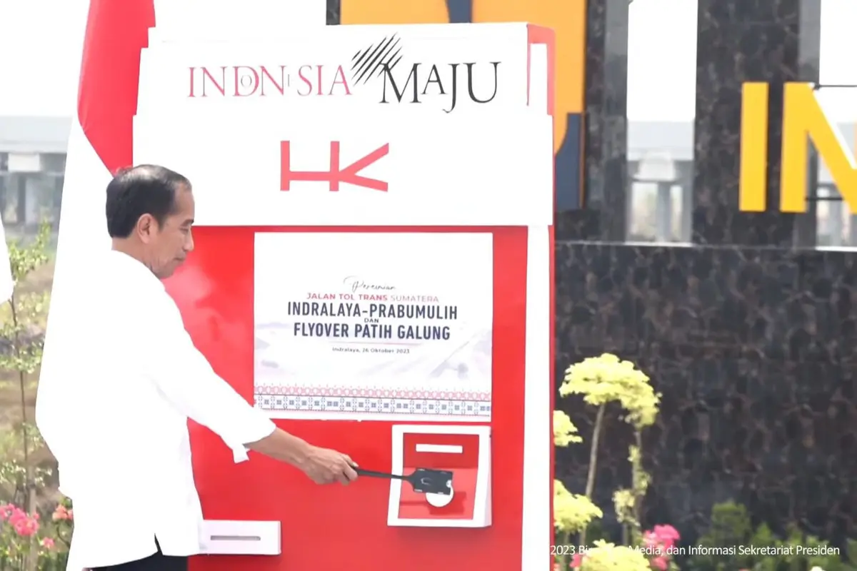 Presiden Joko Widodo (Jokowi) meresmikan Jalan Tol Trans Sumatera (JTTS) ruas Tol Indralaya-Prabumulih garapan sepanjang 64,5 km. (Dok Hutama Karya)