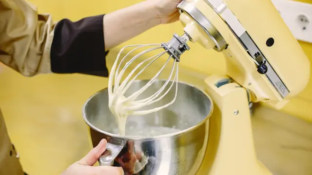 Ilustrasi stand mixer/freepik.com/prostooleh