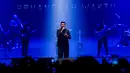 Penyanyi Tulus tampil menghibur penggemarnya saat konser bertajuk “Tulus Tur Manusia 2023" di Jiexpo Kemayoran, Jakarta Pusat, Jumat (3/3/2023). Konser bertajuk Tur Manusia 2023 di Jakarta menjadi penutup perjalanan rangkaian konser Tulus, yang telah digelar di 11 kota di Indonesia.  (Liputan6.com/Faizal Fanani)