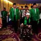 Tokoh senior PPP, Maimoen Zubair alias Mbah Moen (tengah) hadir dalam Mukernas I di Jakarta, Rabu (10/12/2014). (Liputan6.com/Johan Tallo)