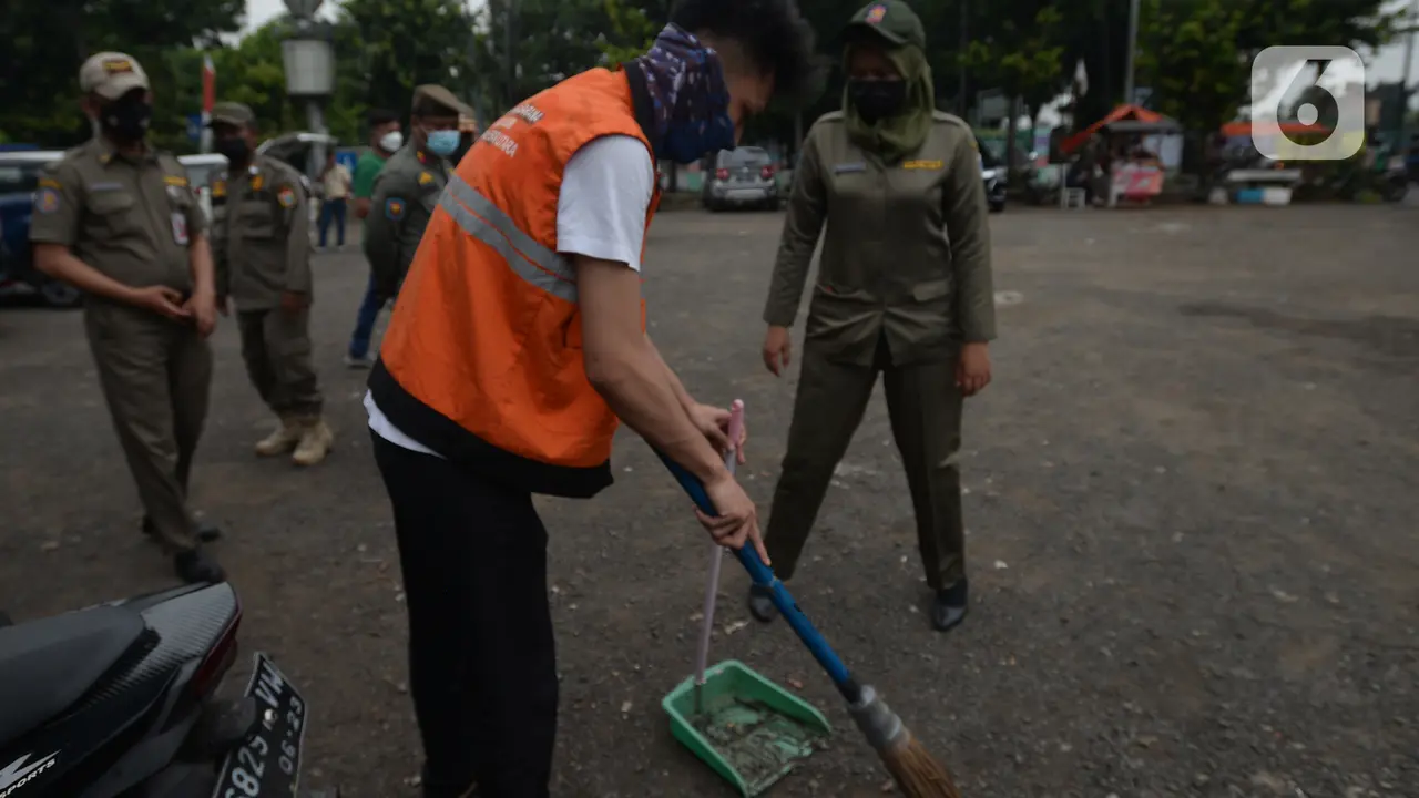 Razia masker di Kebon Nanas