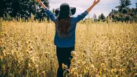 8 Kebiasaan yang Bikin Hidup Bahagia Setiap Hari, Raih Kebahagiaan Sejati